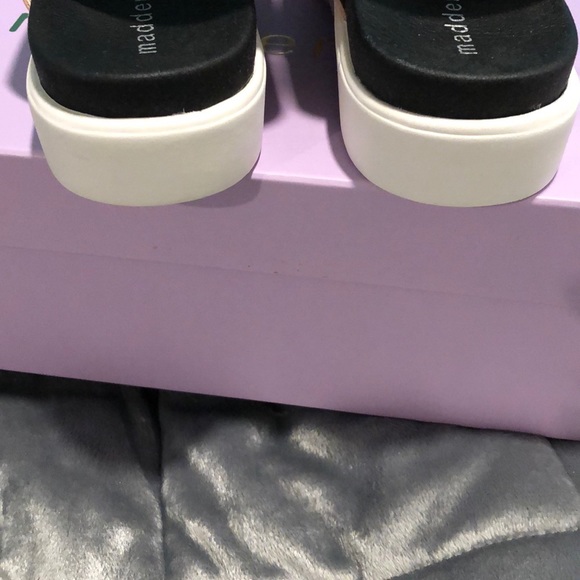 Madden Girl sandals - Picture 3 of 4